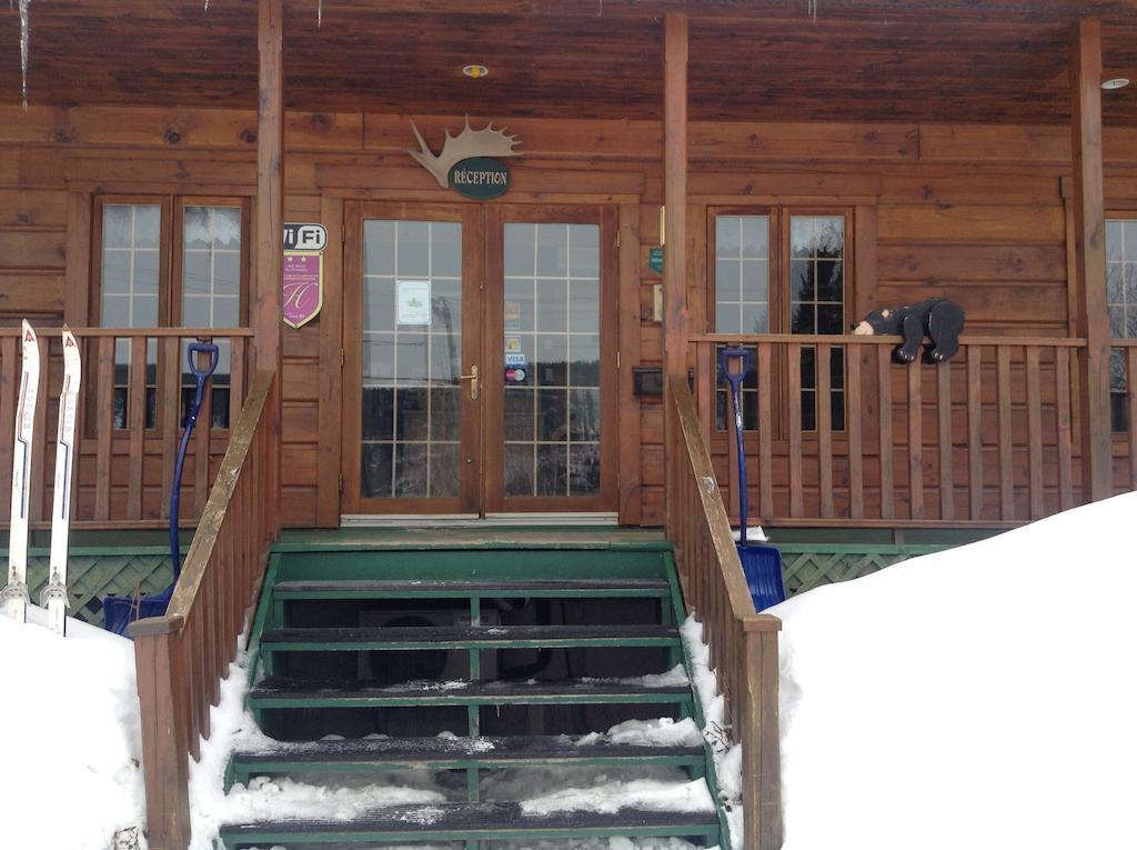 Aux Berges Du St-Maurice Hotel Saint-Jean-des Piles Luaran gambar