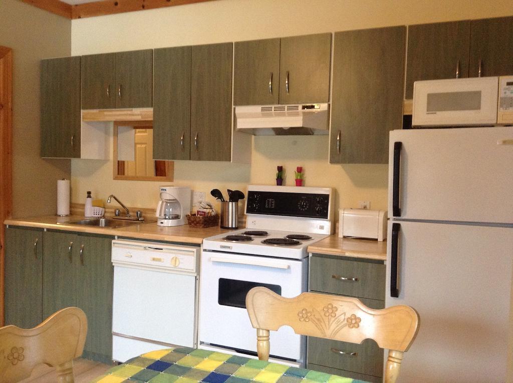 Aux Berges Du St-Maurice Hotel Saint-Jean-des Piles Bilik gambar